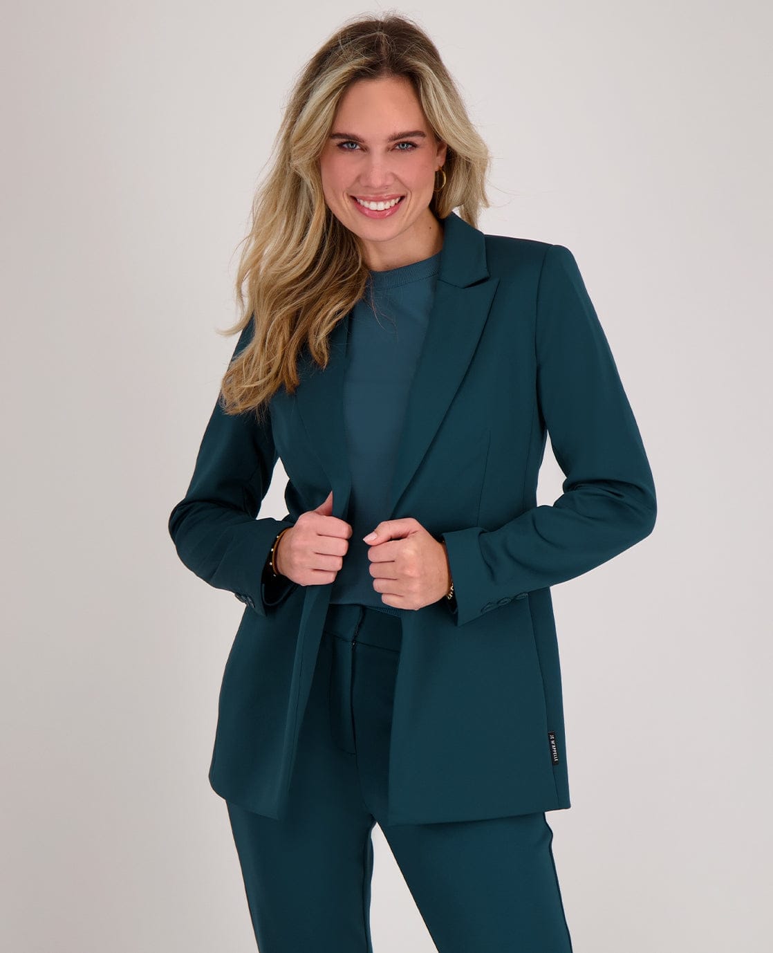 Sylvie donkergroene oversized blazer voor dames | Circle Of Trust official webshop Sylvie donkergroene oversized blazer voor dames | Circle Of Trust official webshop