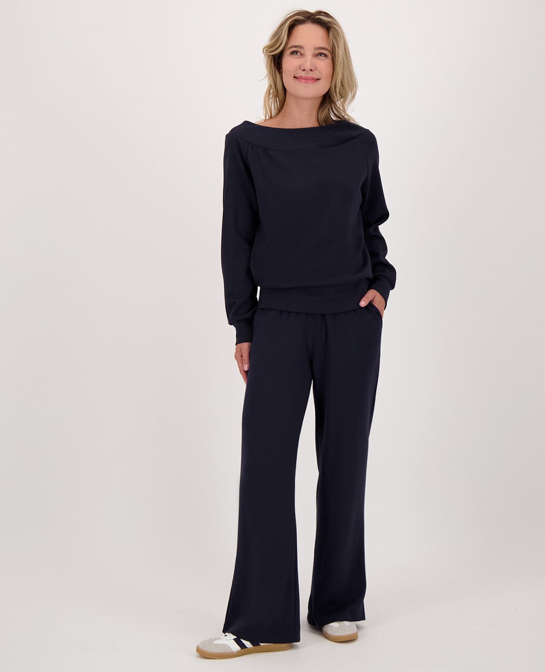 Je m'appelle Tops Top Mia | Indigo Blue