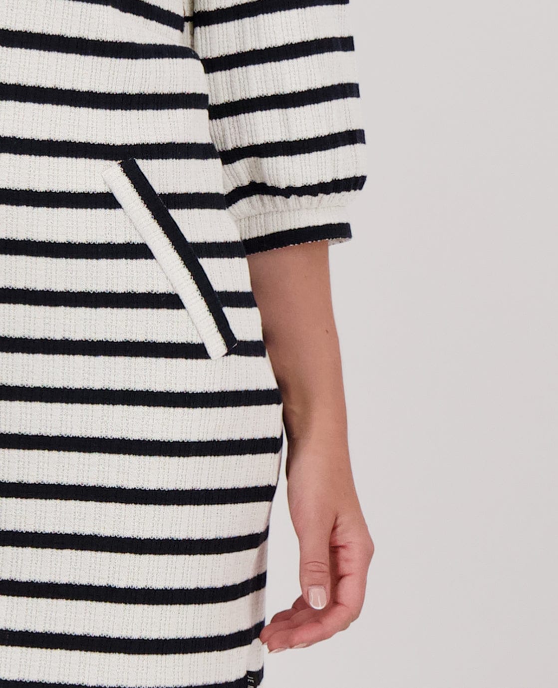Je m'appelle Jurken Robe Knitted | Ecru / Midnight Blue