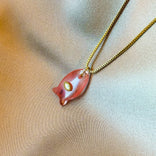Je m'appelle Accessoires Goud / Roze / One Size Necklace Fish Charm | Goud / Roze