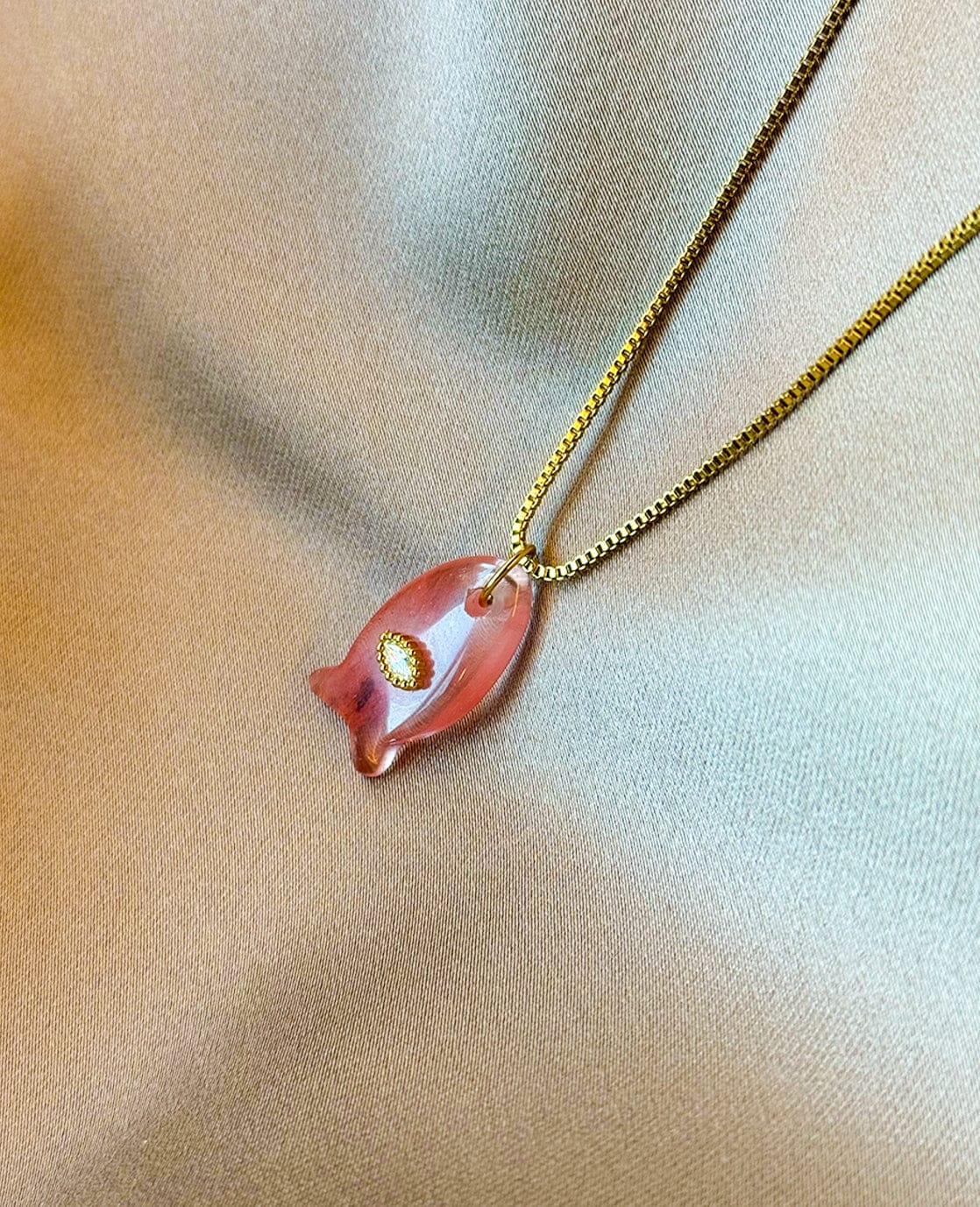 Je m'appelle Accessoires Goud / Roze / One Size Necklace Fish Charm | Goud / Roze