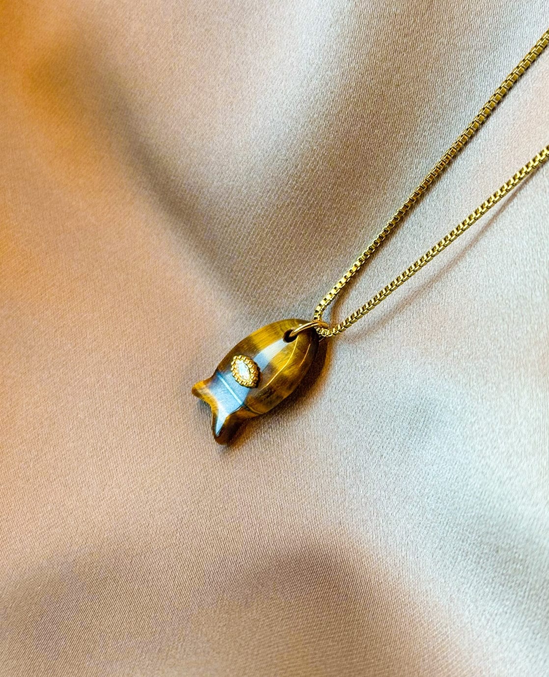 Je m'appelle Accessoires Goud / Bruin / One Size Necklace Fish Charm | Goud / Bruin