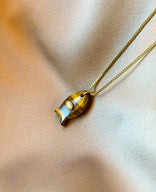 Je m'appelle Accessoires Goud / Bruin / One Size Necklace Fish Charm | Goud / Bruin
