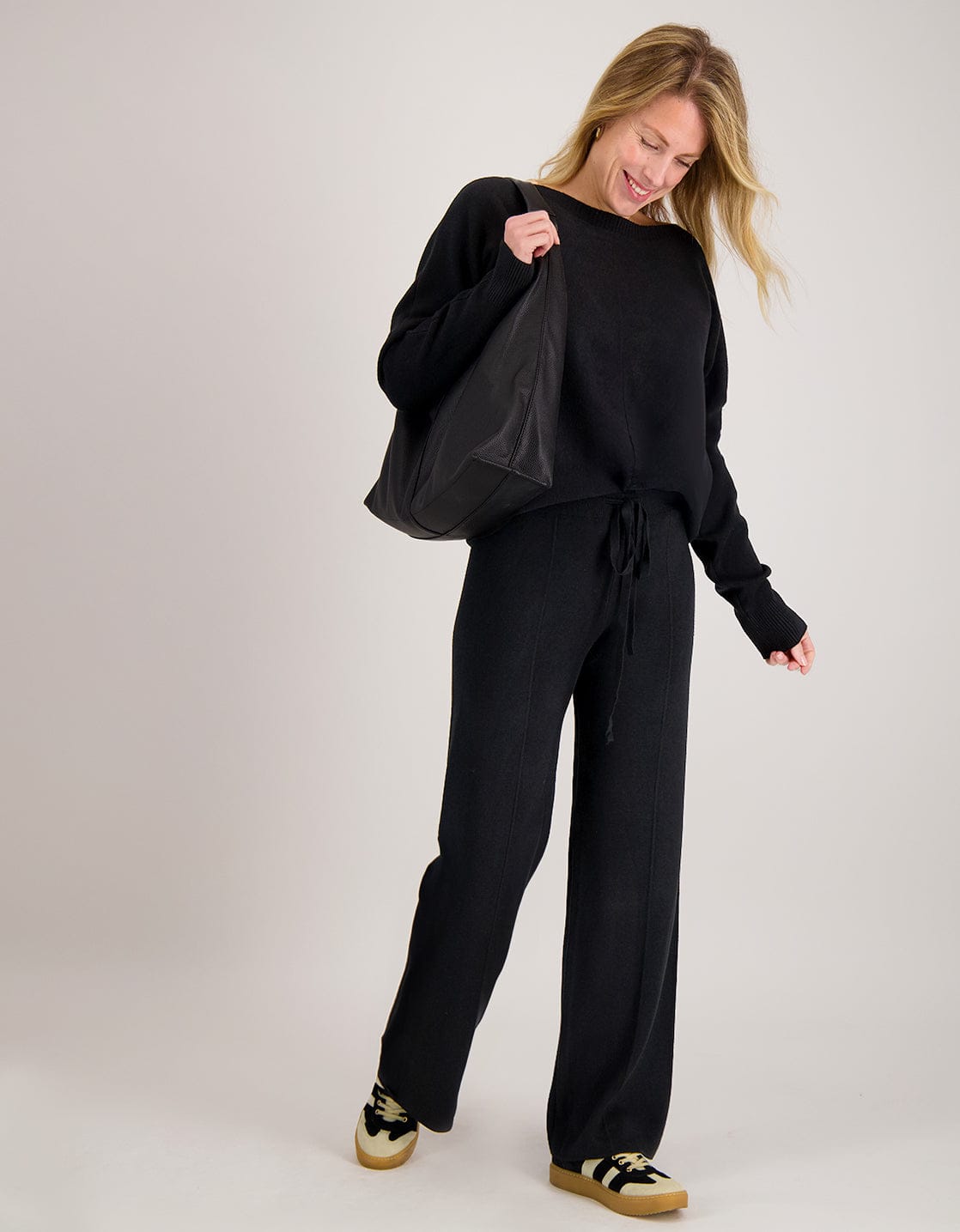 Je m'appelle Broeken Zwart / S / Regular Pant Cosy Straight Seam | Zwart