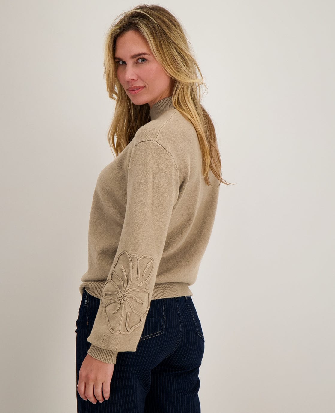 Je m'appelle Tops Pull Flowers | Camel
