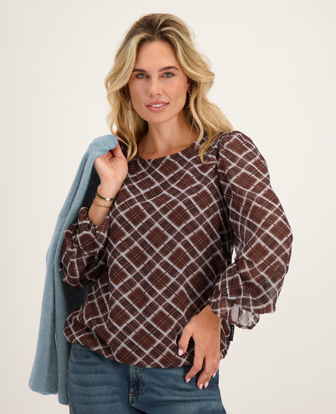 Top Ruffle | Dark Brown / Blue