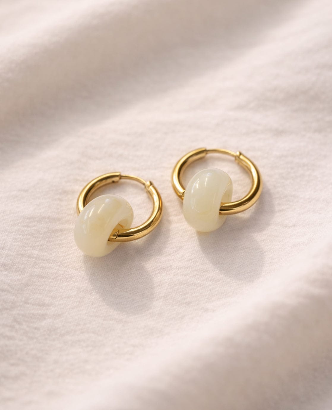 Je m'appelle Accessoires Gold / Milky White / One Size Earrings | Gold / Milky White