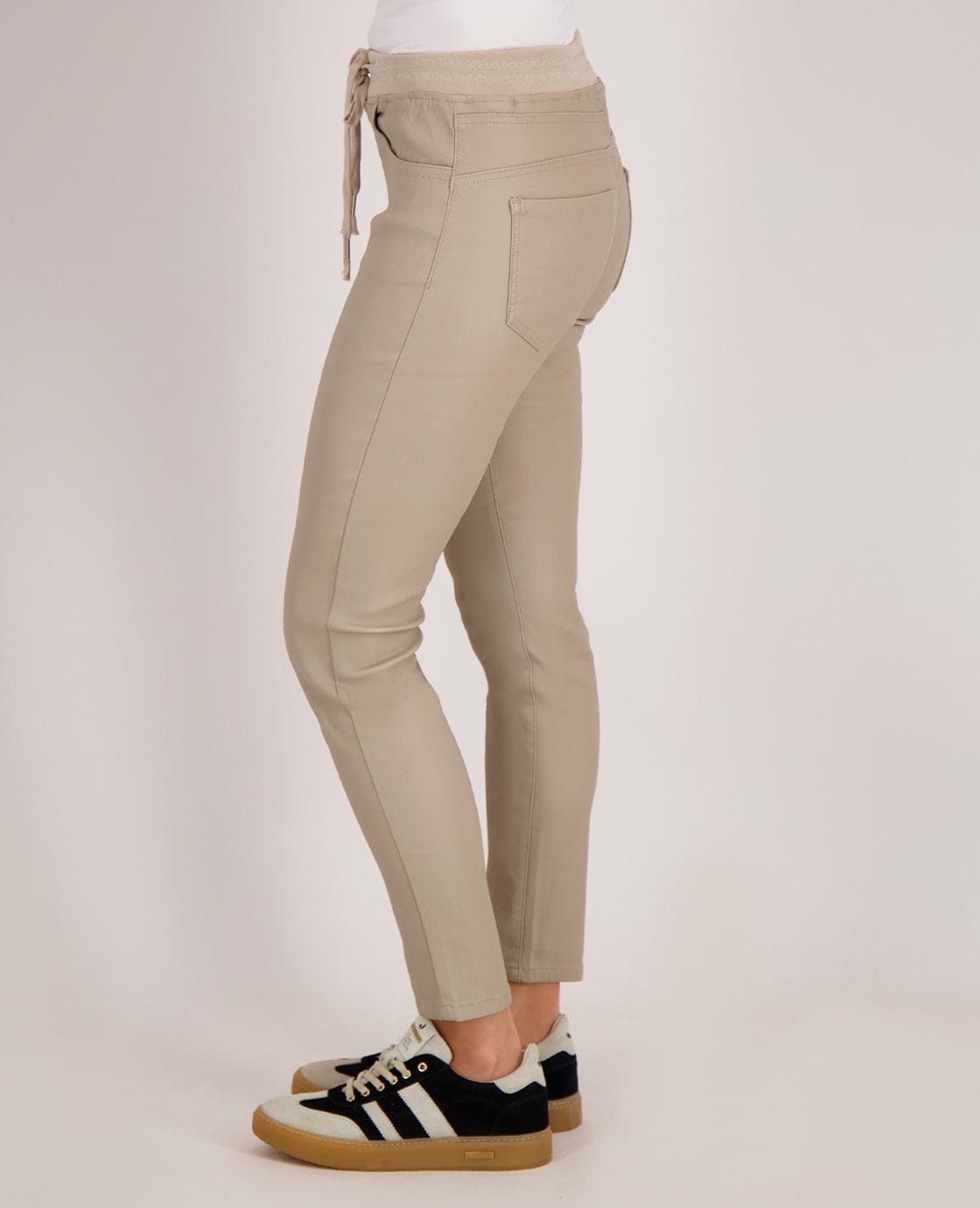 Je m'appelle Broeken Jogg Coated | Latte Macchiato