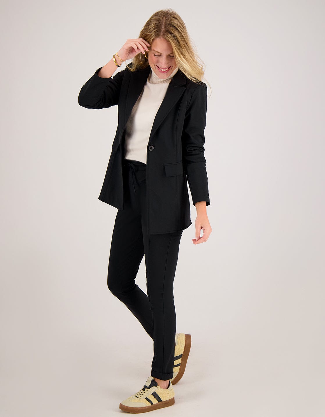 Je m'appelle Broeken Zwart / XS / Short Pant Regular 2.0 Travel Brushed | Zwart