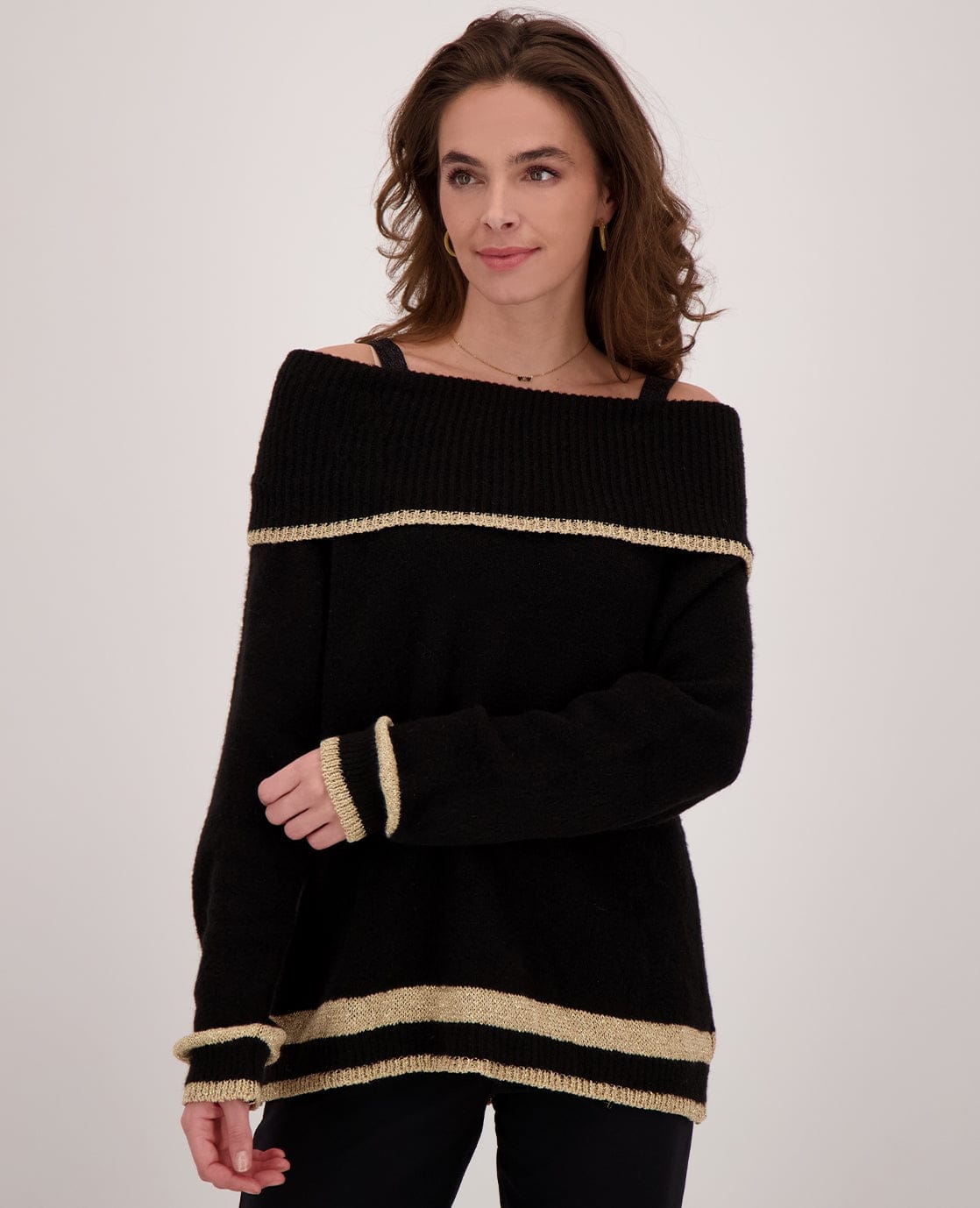 Je m'appelle Tops Pull Knitted | Black/Gold