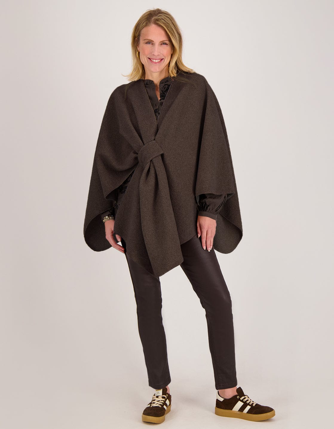 Je m'appelle Vesten Bruin / One Size Étole | Bruin